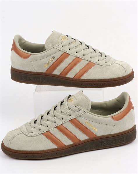 Adidas trainers in schuh